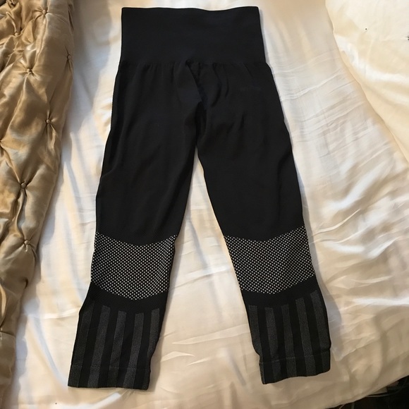 Ivy Park cropped leggings - Picture 2 of 2